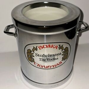 Ice bucket for mini bar or for small Party. A perfect gift to anyone who drinks